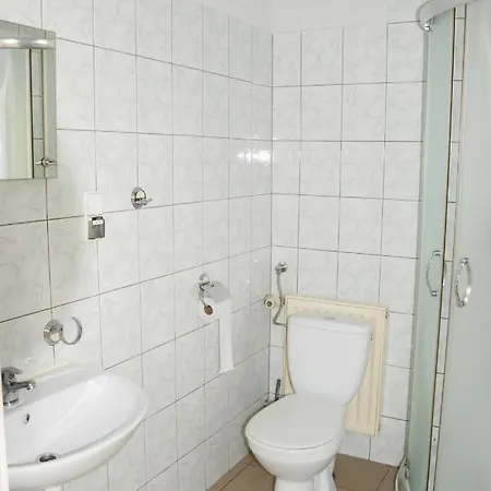 Adabet Ostello Kepno